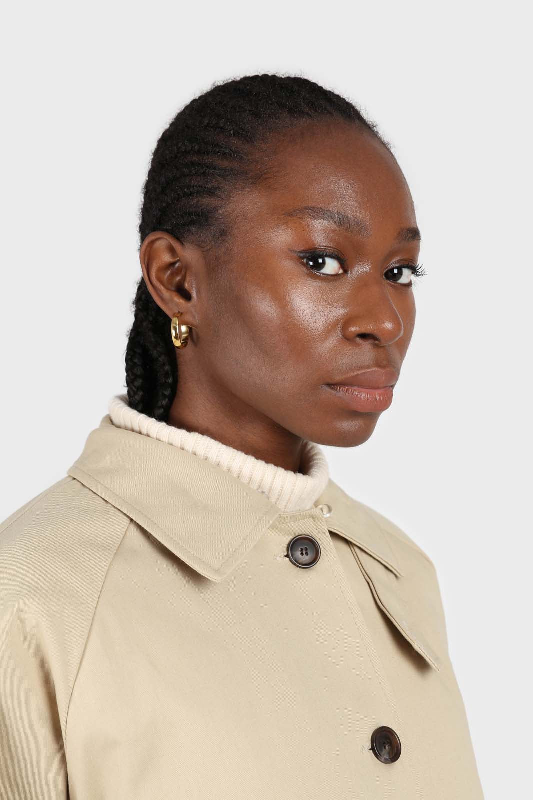 Light beige faux fur collar lined trench coat - Image 8