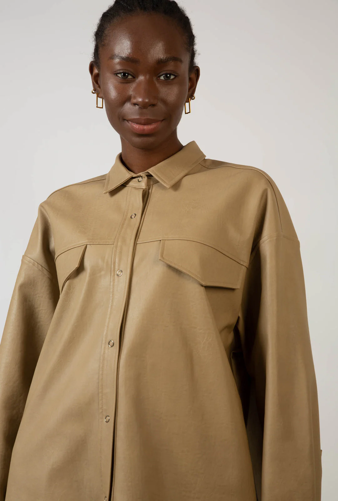 Beige vegan leather belted shirt jacket - Image 10
