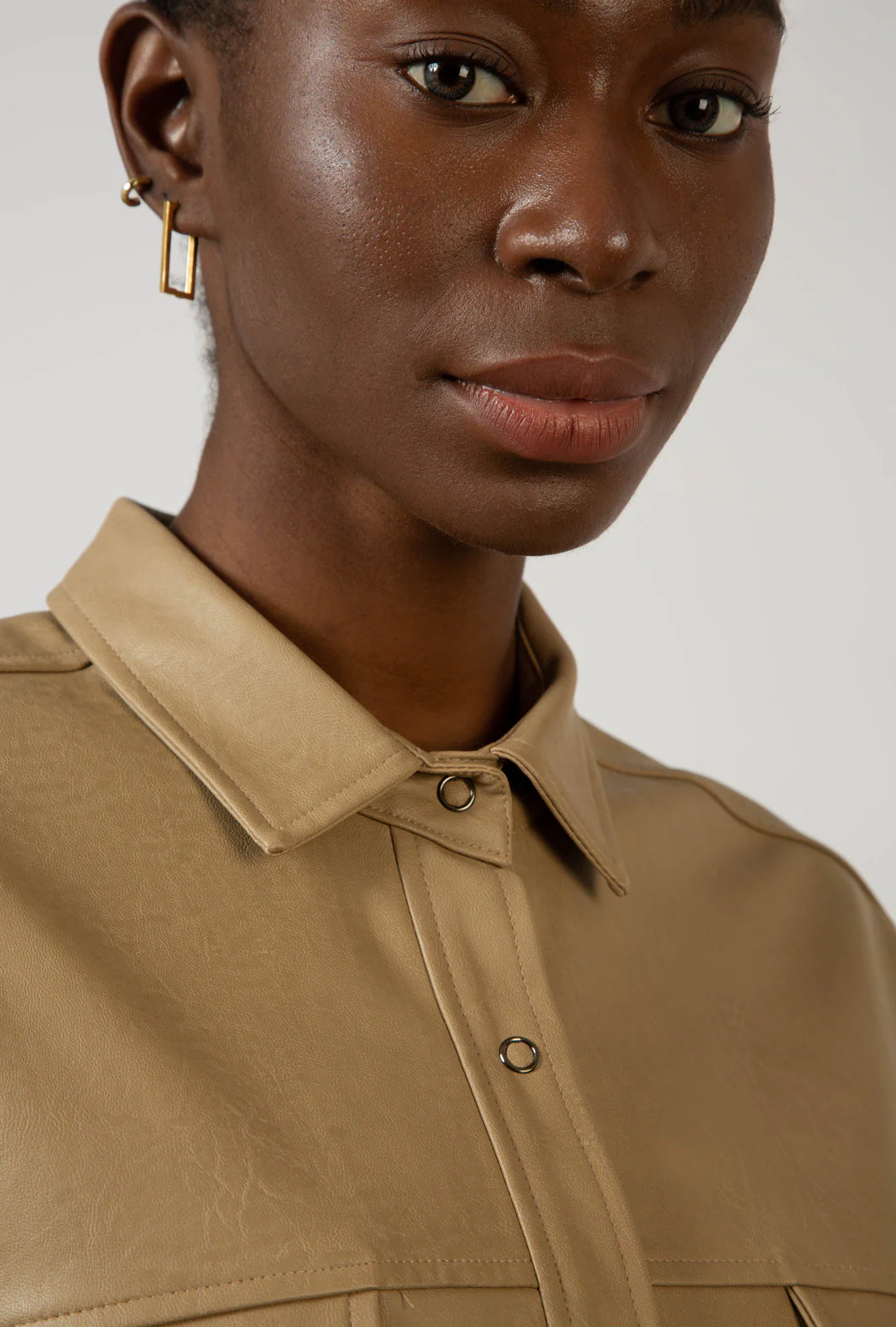 Beige vegan leather belted shirt jacket - Image 9