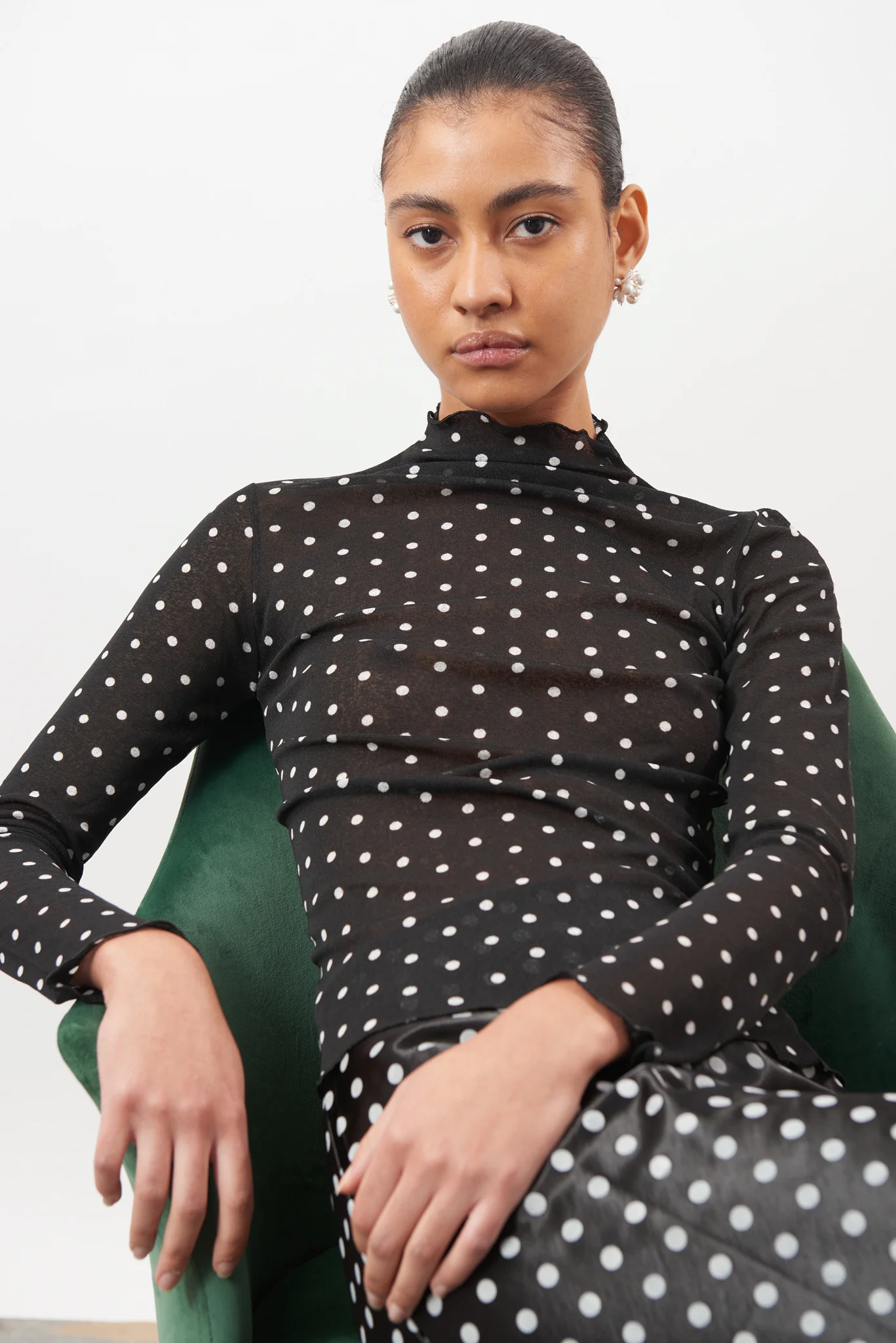 Black and white large polka dot mock neck top - Image 5