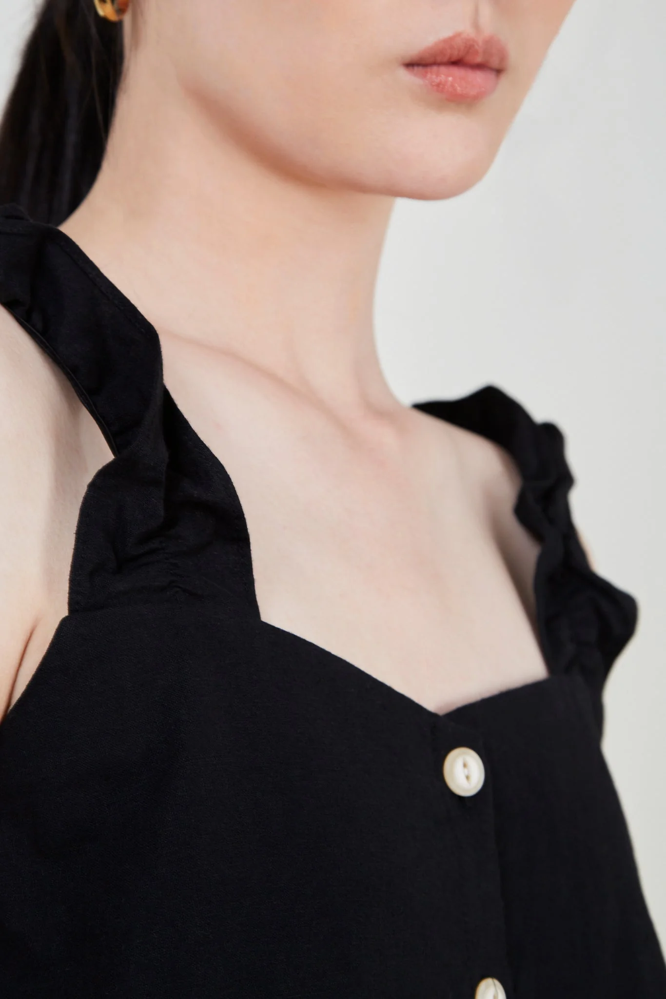 Black button front tank - Image 5