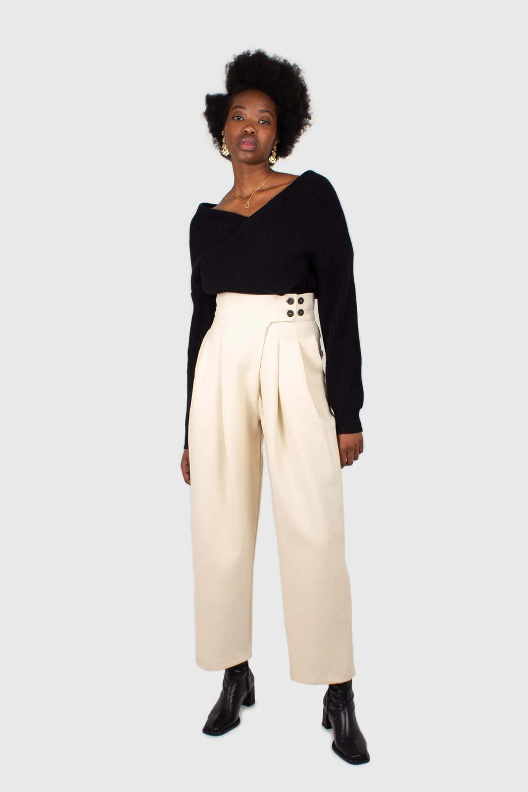 Black cross front panel knit top - Image 3