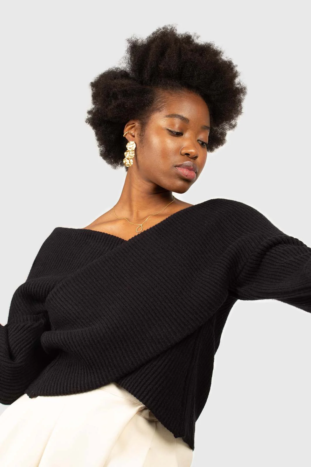 Black cross front panel knit top - Image 4
