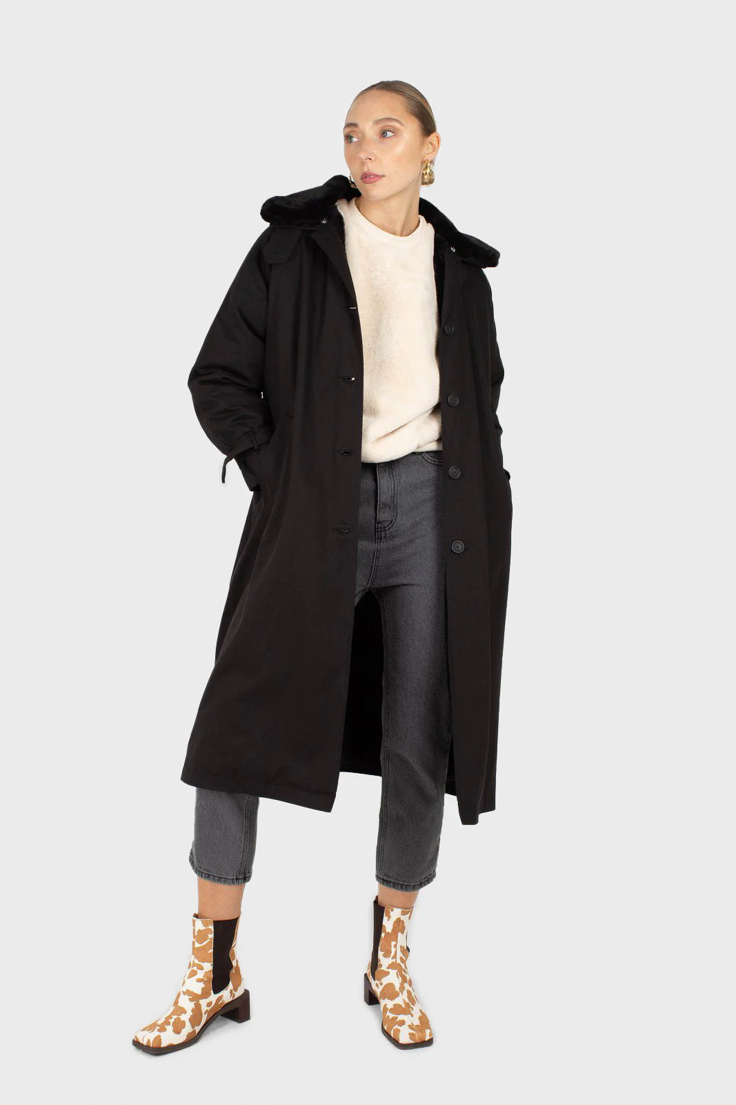 Black faux fur collar lined trench coat - Image 4