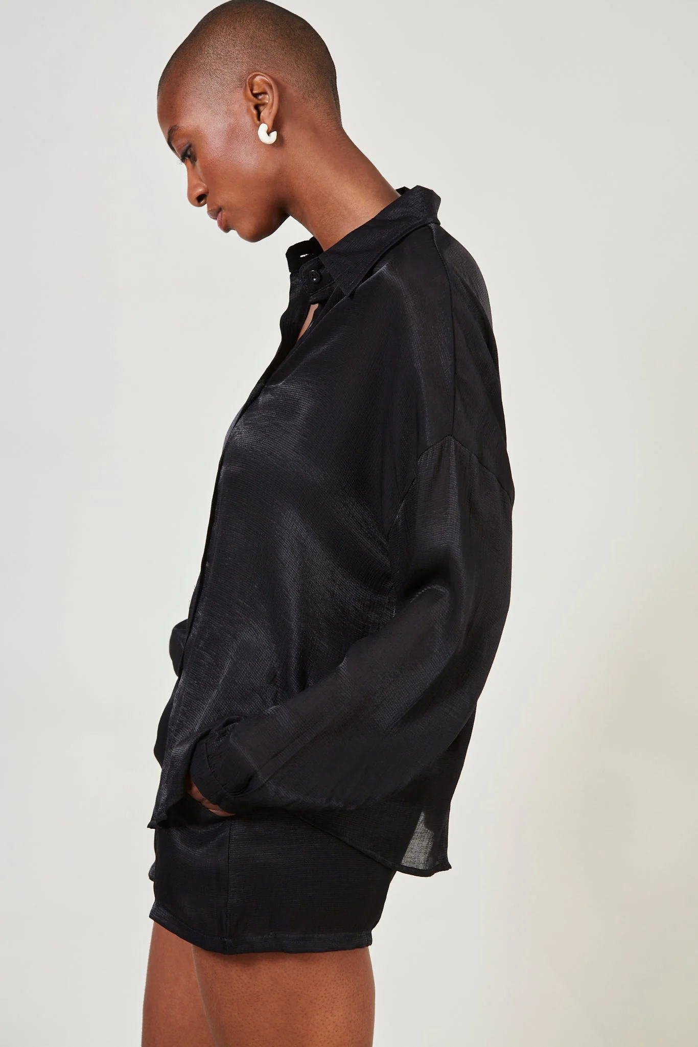 Black long sleeved gauzy shirt - Image 3