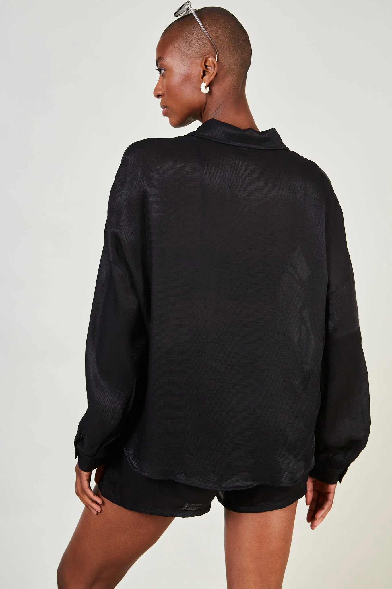 Black long sleeved gauzy shirt - Image 4