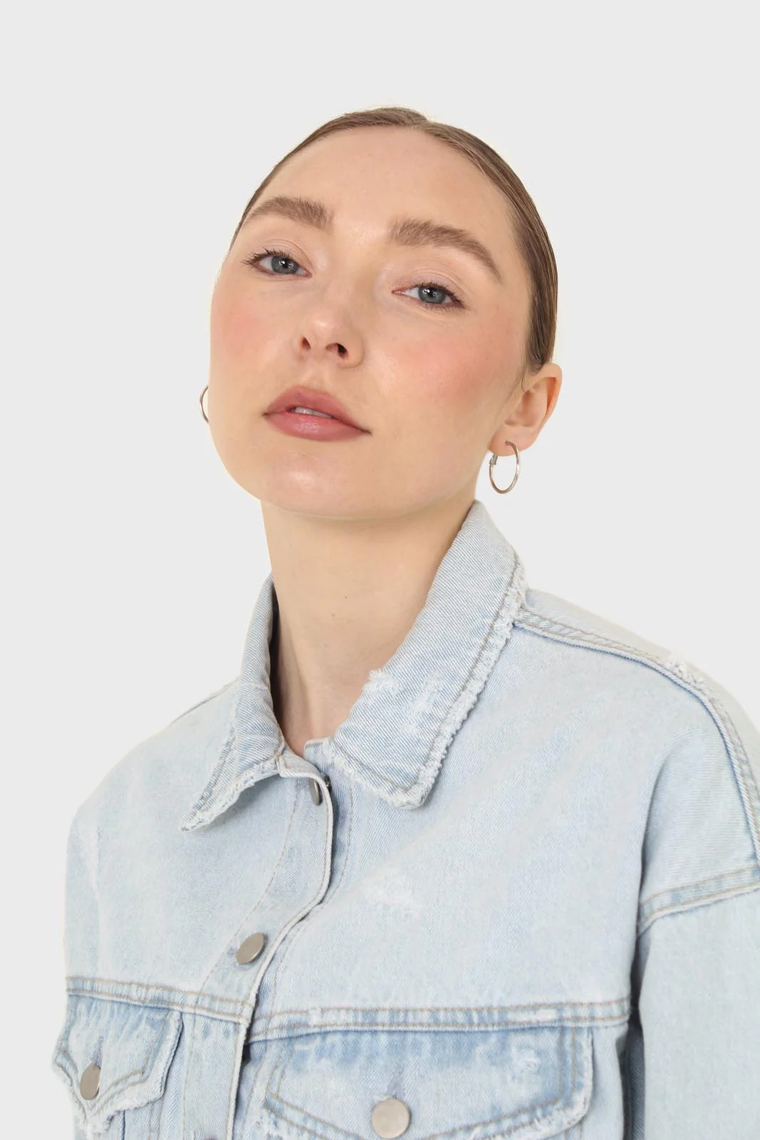 Blue cut hem crop denim jacket - Image 4