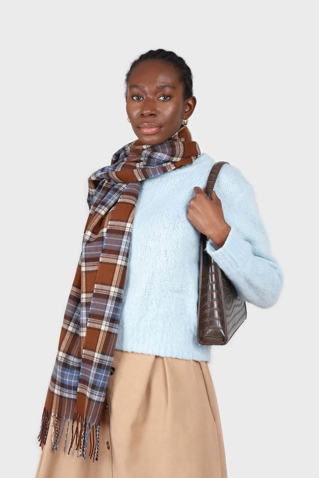 Brown and blue classic plaid scarf - Image 5