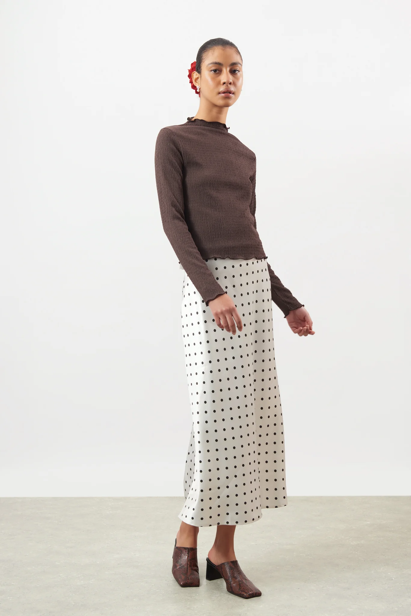 Brown textured mock neck top - Image 4