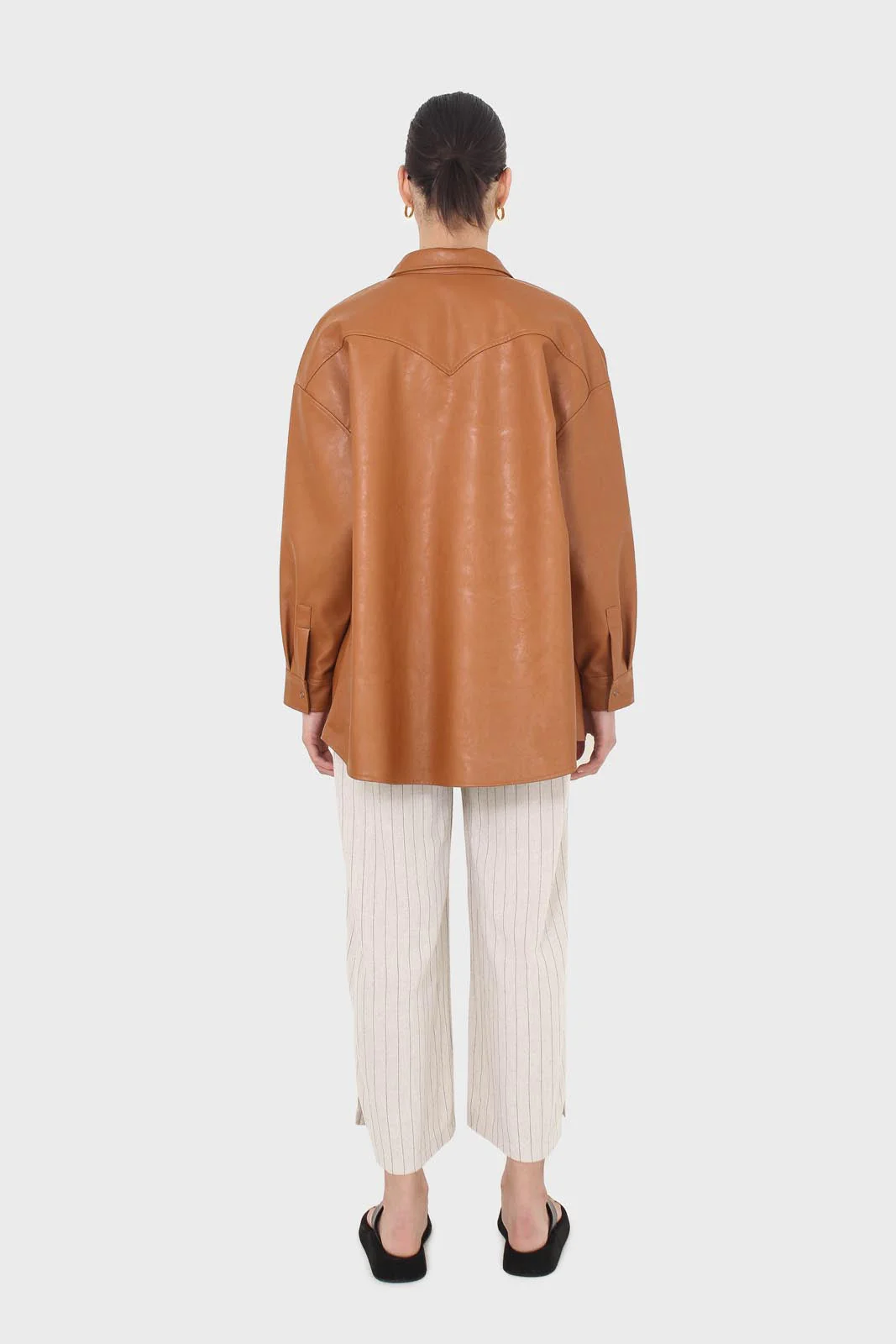 Camel vegan leather oversized shirt - Image 9