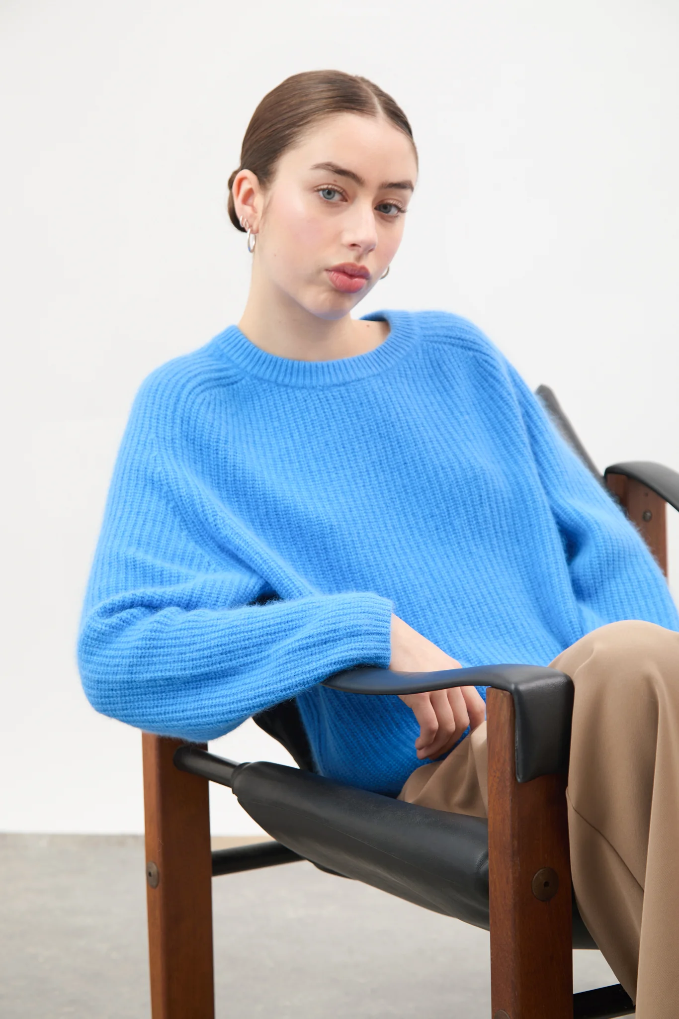 Cobalt blue pure wool ribbed jumper - Image 5