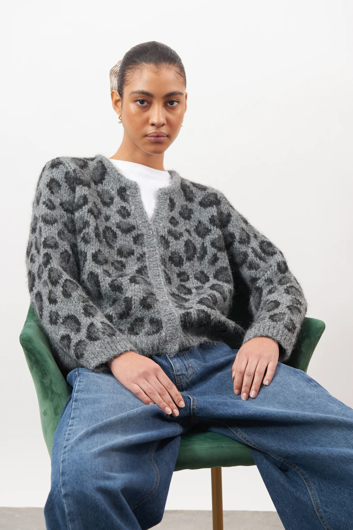 Grey leopard fuzzy wool blend cardigan - Image 5
