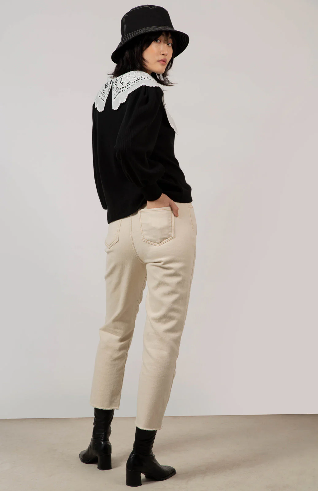 Ivory and beige contrast stitch jeans - 996 - Image 5