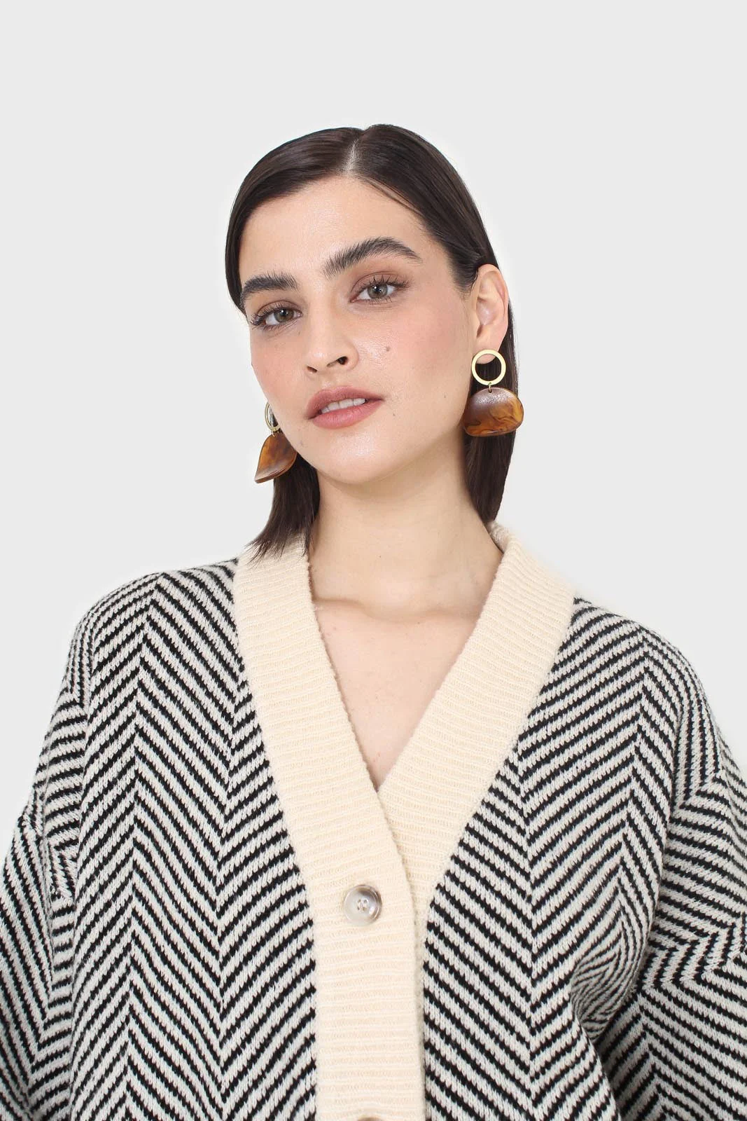 Ivory and black herringbone cardigan - Image 4