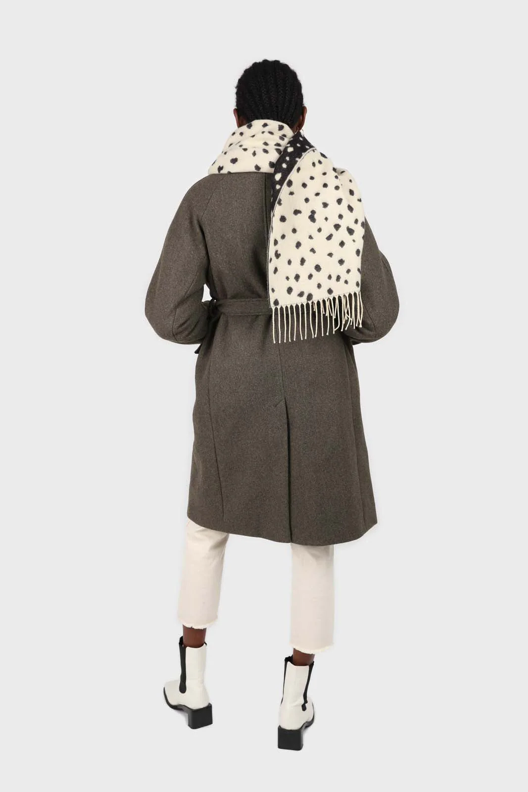 Ivory and black leopard intarsia scarf - Image 7