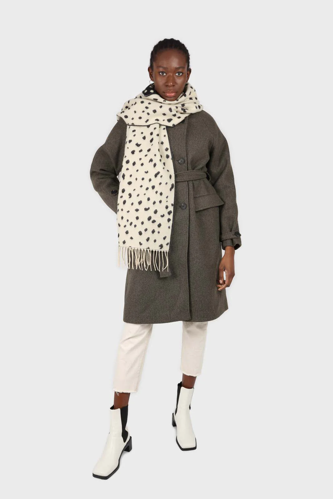 Ivory and black leopard intarsia scarf - Image 8