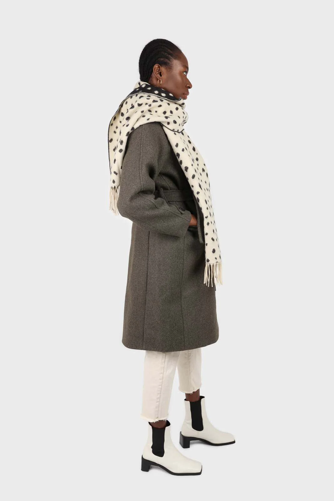 Ivory and black leopard intarsia scarf - Image 9