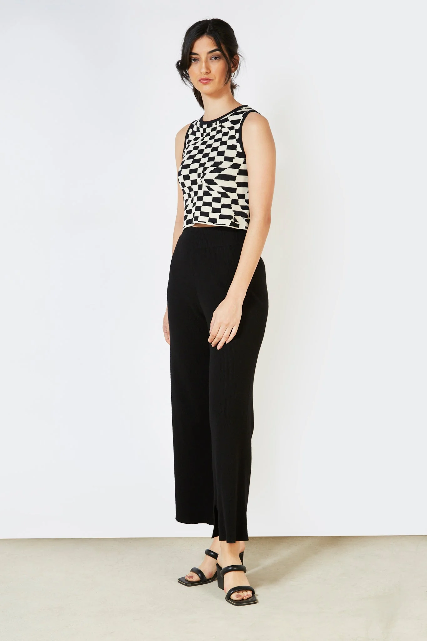 Black and white psychedelic knit tank - Image 11