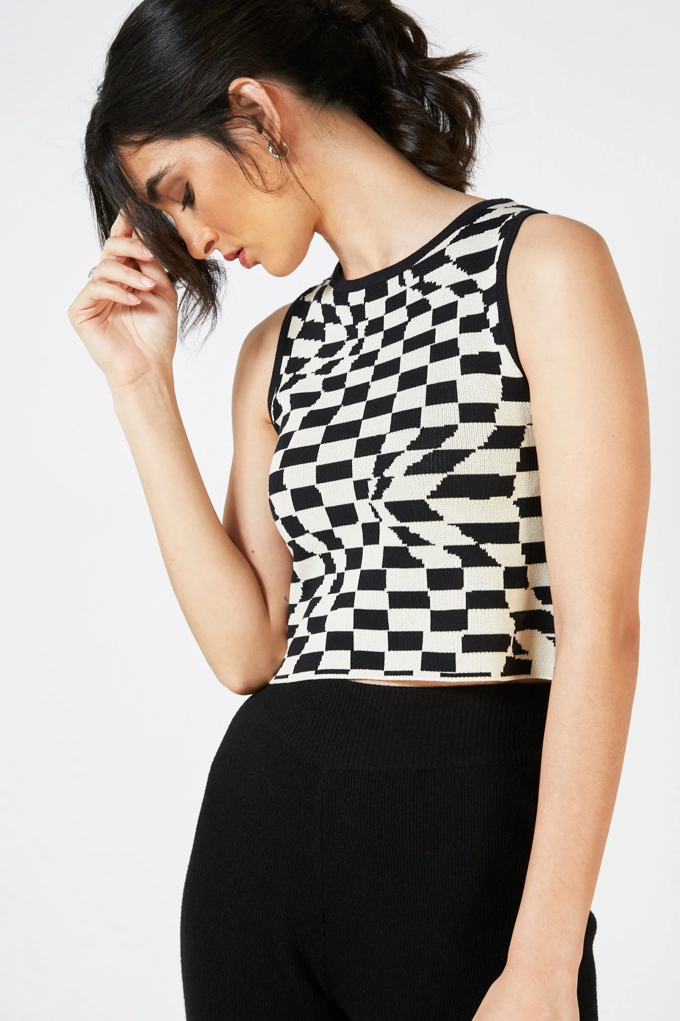 Black and white psychedelic knit tank - Image 9