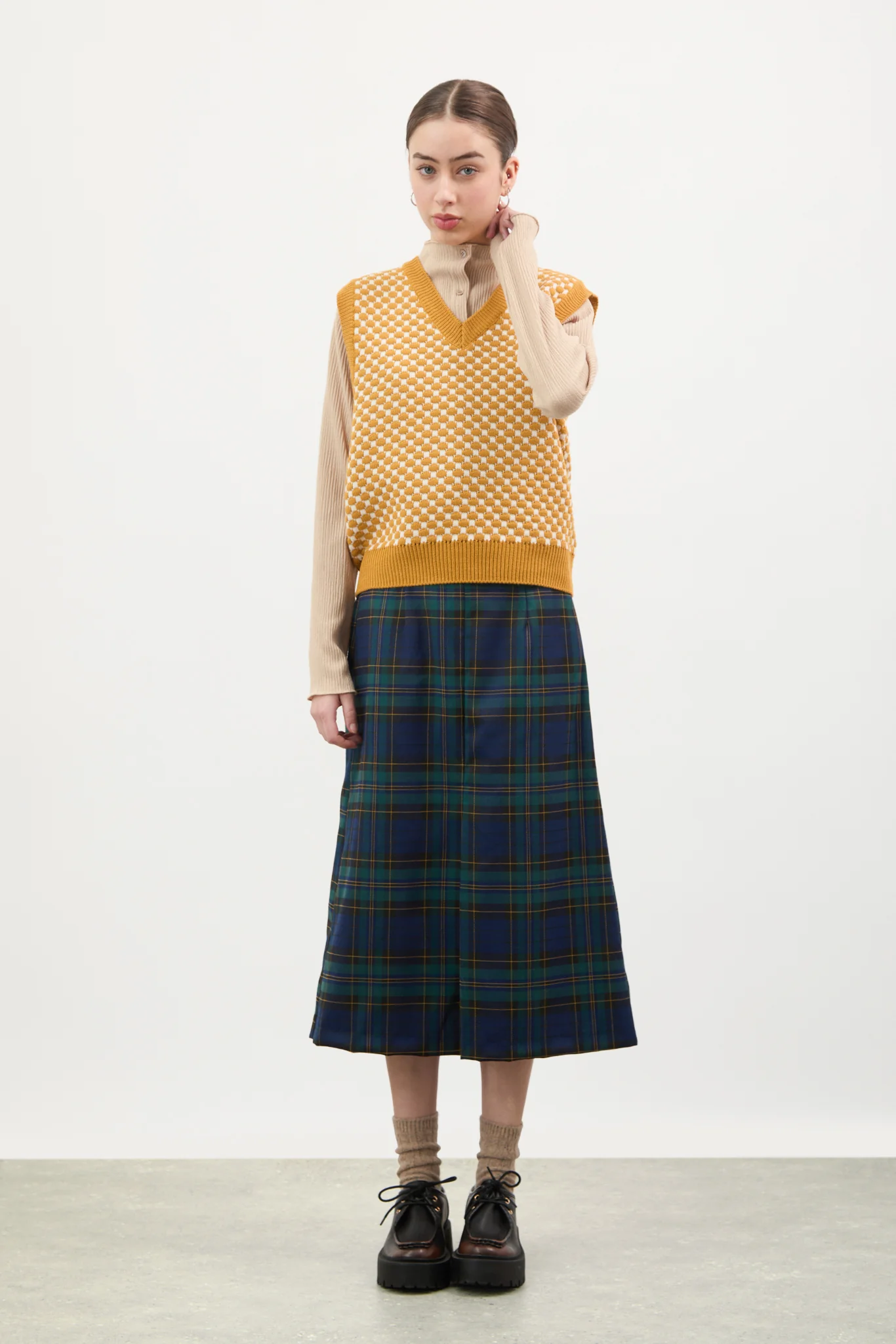 Mustard and ivory intarsia dots sweater vest - Image 4