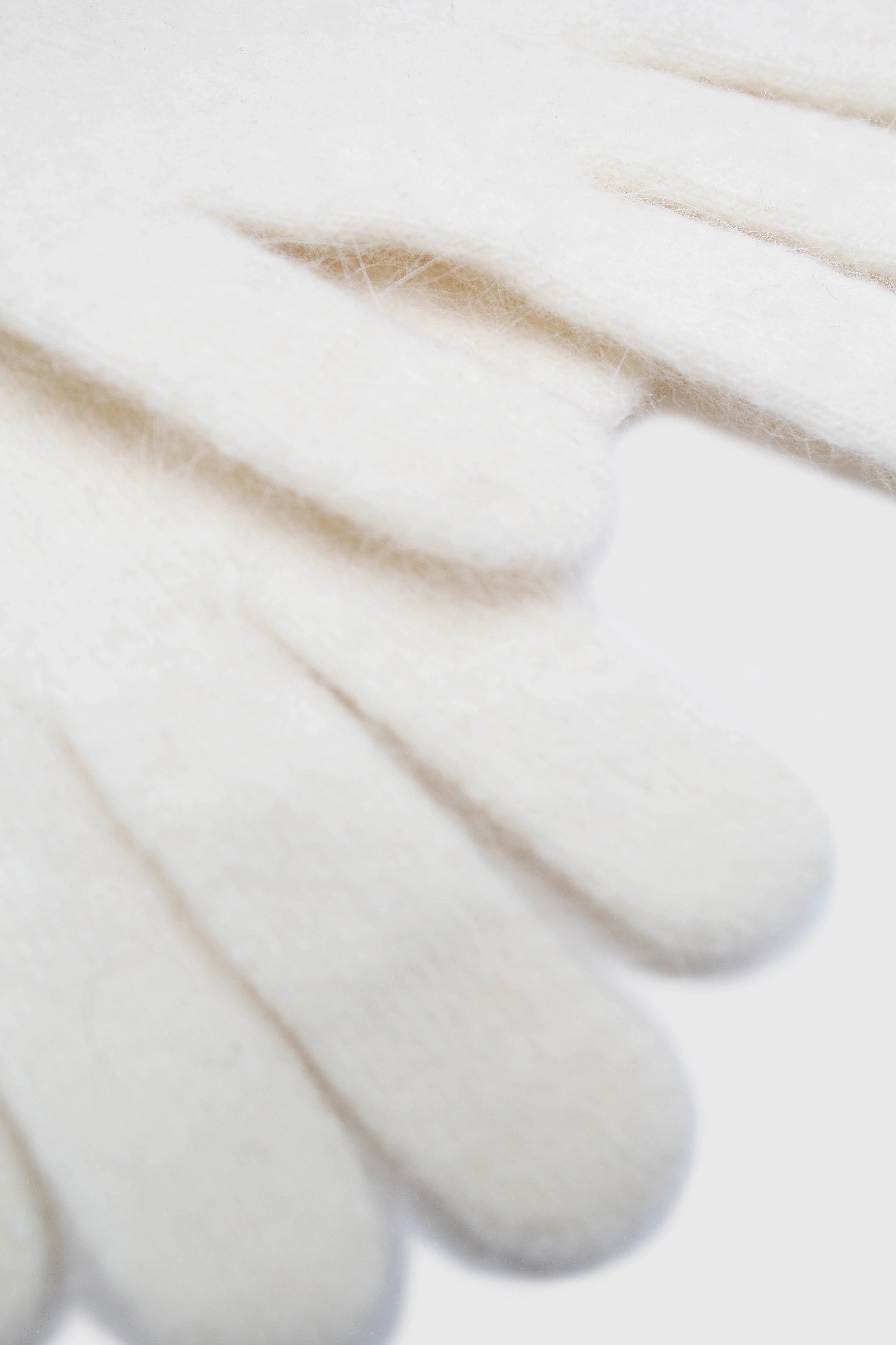 White mohair gloves - Image 3